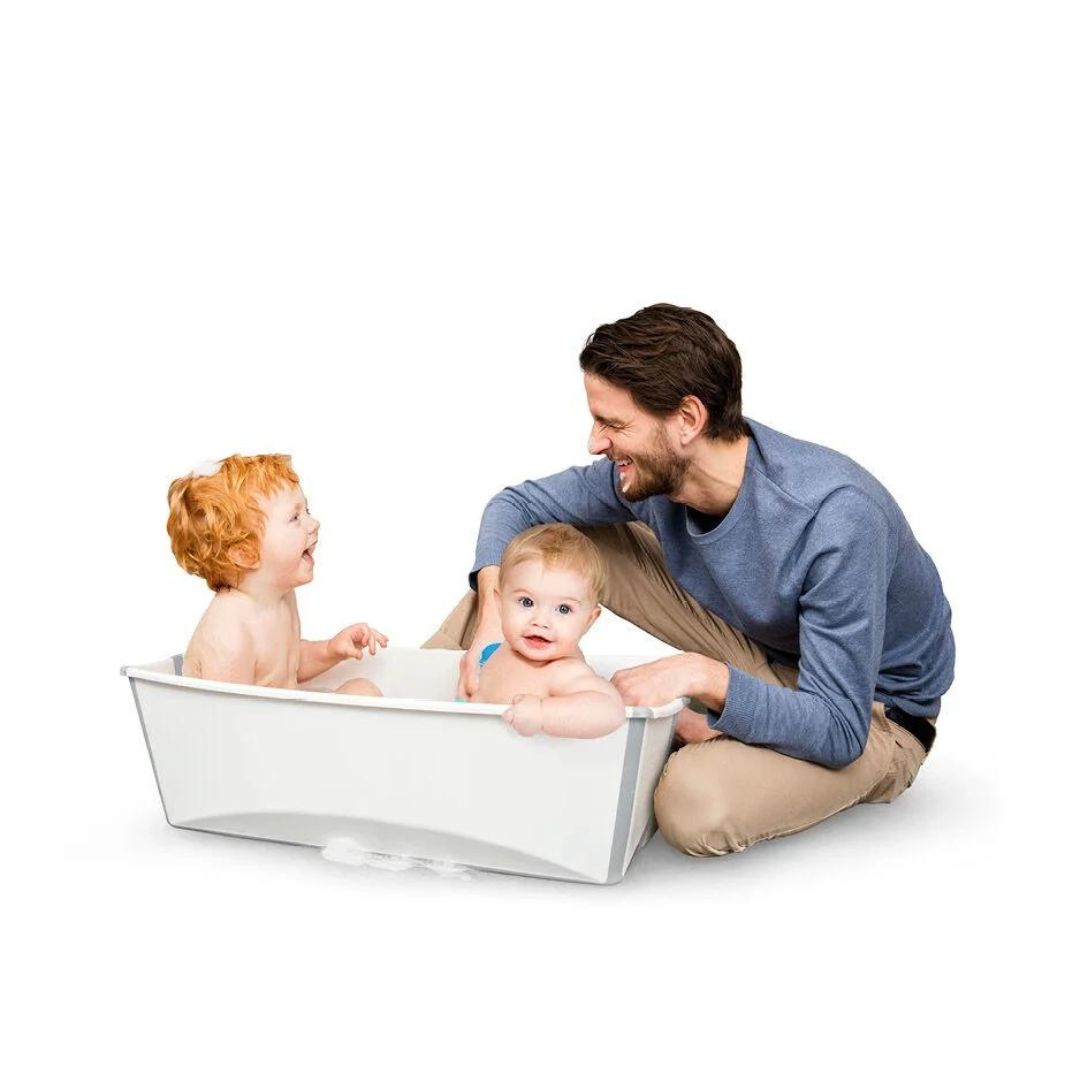 Stokke vaschetta flexi bath xl ambientata sulla pagina Stokke - Vaschetta Flexi Bath XL